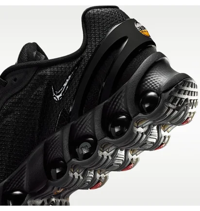 Кросівки чоловічі Nike Air Max Dn8 Se Br Black IO7846-001