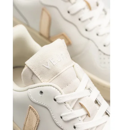 Кроссовки женские Veja V-10 White VI0220737