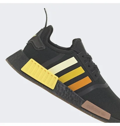 Кроссовки мужские Adidas Nmd_R1 Shoes Black HQ4561