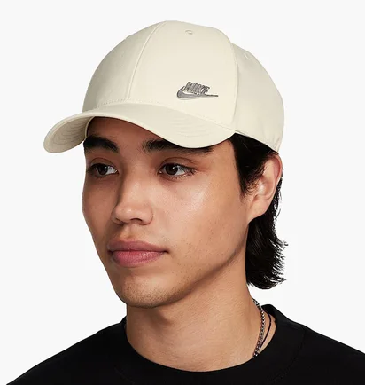 Кепка унисекс Nike Dri-Fit Club Metal Logo White FB5371-113