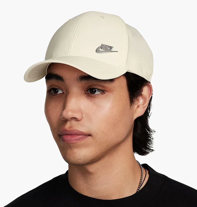 Кепка унисекс Nike Dri-Fit Club Metal Logo White FB5371-113