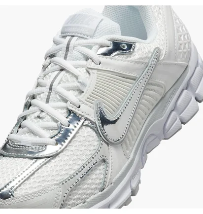Кросівки жіночі Nike Air Zoom Vomero 5 White/Metallic HF7723-100