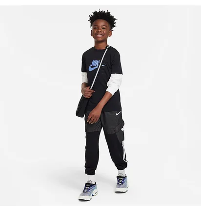 Футболка детская Nike Sportswear Standard Issue T-Shirt Black FN7713-010