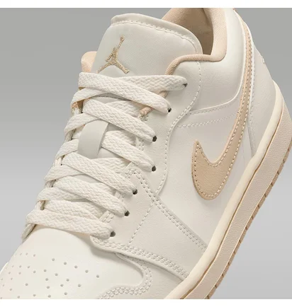 Кроссовки женские Air Jordan 1 Low Beige DC0774-112