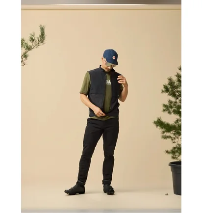 Жилетка мужская Fjallraven Hoja Adventure Black 12500161.550