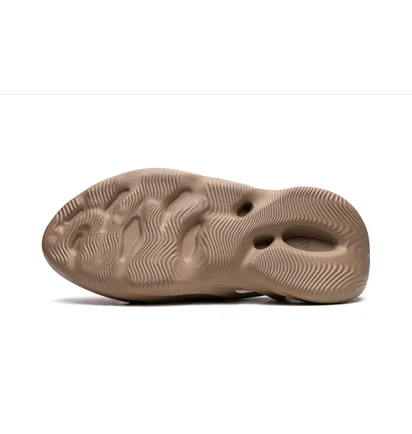 Тапочки мужские Adidas Yeezy Foam Runner Brown GV6842