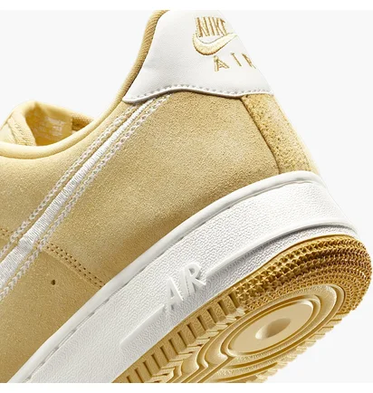Кроссовки мужские Nike Air Force 1 07 Lv8 Beige HJ4465-700