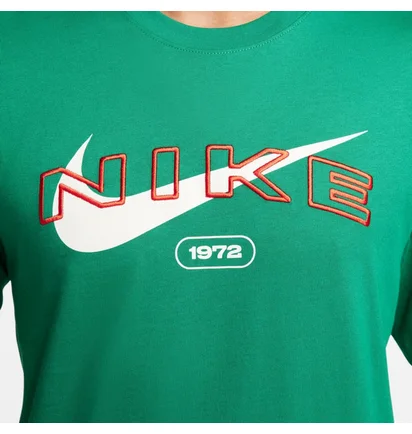Футболка чоловіча Nike Club Seasonal Hbr Tee Green FV5711-365