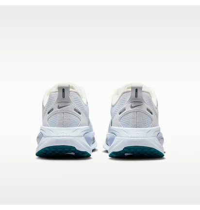 Кросівки жіночі Nike Air Zoom Vomero 18 Light Blue HM6804-103