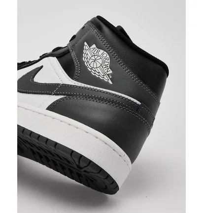 Кроссовки мужские Air Jordan 1 Mid Black/White DQ8426-001