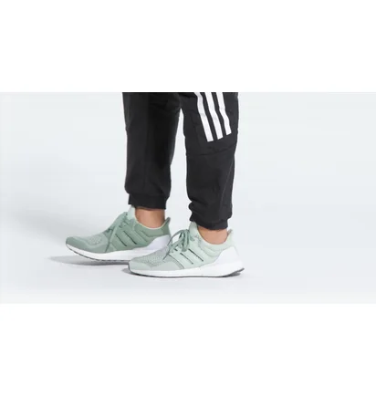Кросівки чоловічі Adidas Ultraboost 1.0 Dna Running Shoes Green Hq2199