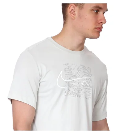 Футболка чоловіча Nike U Nk Df Tee Run Division Su22 White Dm5437-072