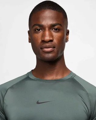 Футболка мужская Nike Pro Dri-Fit Short-Sleeve Top Olive FB7932-338
