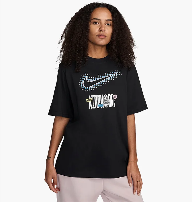 Футболка жіноча Nike T-Shirt Sportswear Black FV4262-010