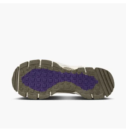 Кросівки жіночі Nike W Zoom Vomero Roam Brown/Beige HQ2181-006