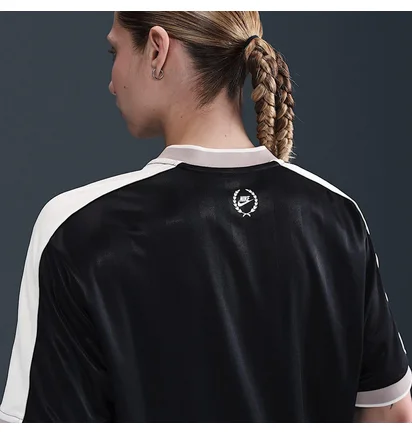 Футболка женская Nike Sportswear V-Neck Jersey Top Black IH8504-010