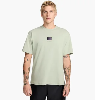 Футболка мужская Nike Sportswear Max90 Tee Olive FZ5392-370