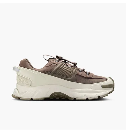 Кросівки жіночі Nike W Zoom Vomero Roam Brown/Beige HQ2181-006