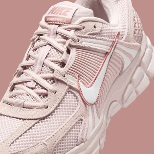 Кроссовки женские Nike Zoom Vomero 5 Pink HQ0458-600