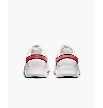 Кроссовки женские Nike Legend Essential 2 Pink CQ9545-600