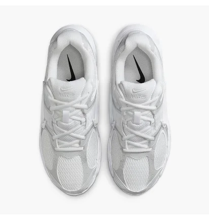 Кросівки жіночі Nike V5 Rnr WomenS Shoes White HQ7901-101