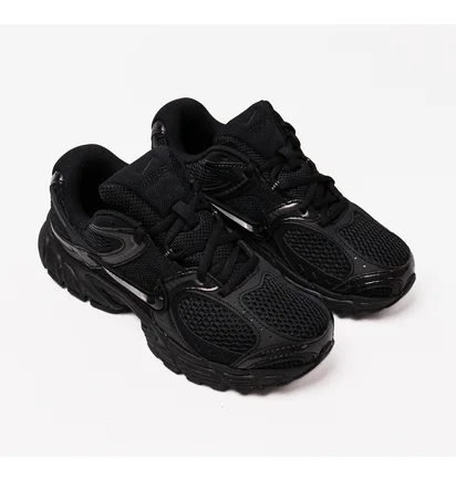 Кросівки жіночі Nike V5 Rnr Black HQ7901-001