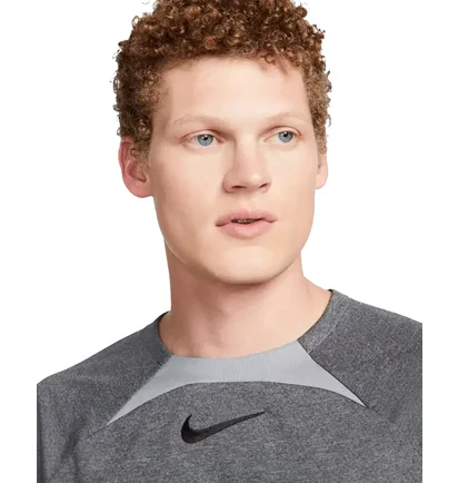 Футболка мужская Nike Academy T-Shirt Grey FB6333-065