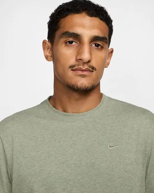 Футболка мужская Nike Dri-Fit Versatile Olive DV9831-320