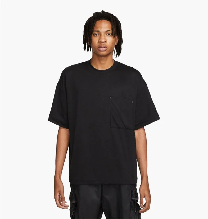 Футболка мужская Nike Sportswear Tech Pack Dri-Fit Short-Sleeve Top Black FB7392-010