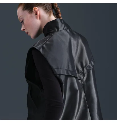 Жилетка жіноча Nike Sportswear Windrunner Shine Vest Black HV2472-010