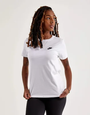 Футболка женская Nike Sportswear Club Essentials White DX7902-100