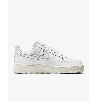 Кросівки жіночі Nike Air Force 1 07 White FV0951-100