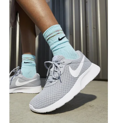 Кроссовки женские Nike Tanjun Grey DJ6257-003