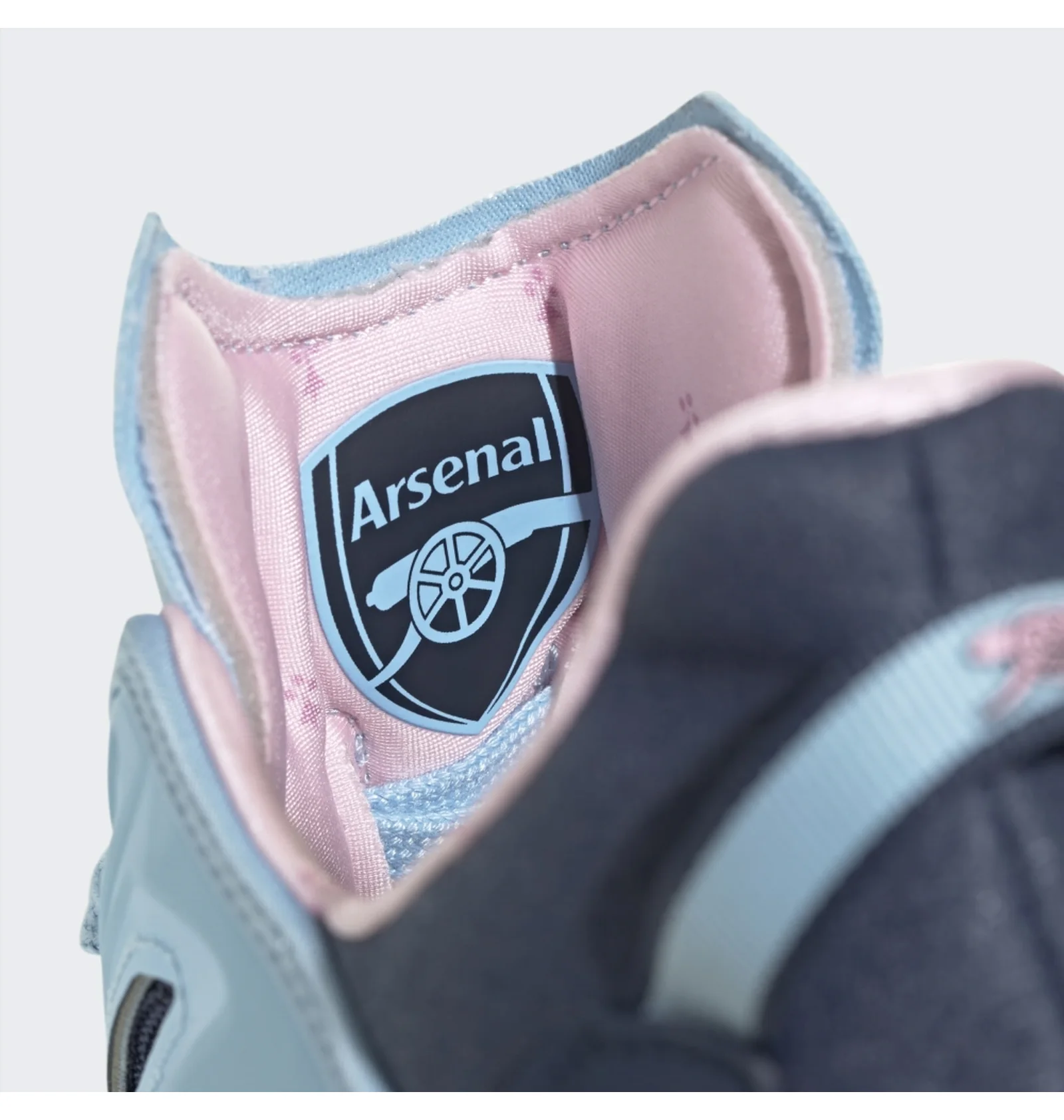 ᐉ Кросівки чоловічі Adidas Originals Ozweego Celox Arsenal Light