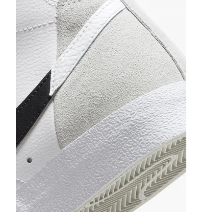 Кросівки чоловічі Nike Blazer Mid 77 Premium MenS Shoes White DZ2542-100
