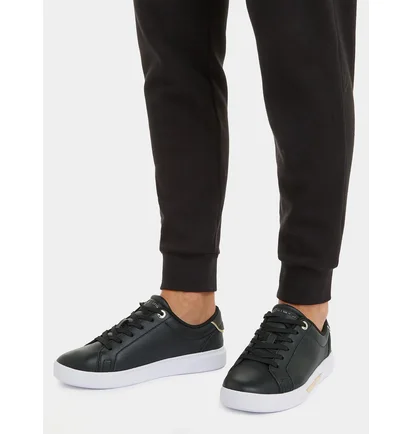Кросівки жіночі Tommy Hilfiger Chic Hw Court Sneaker Black FW0FW07813-BDS
