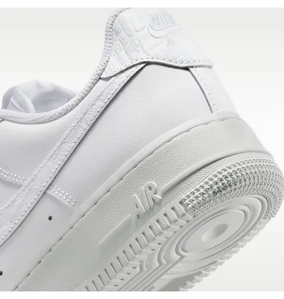 Кросівки жіночі Nike Air Force 1 07 Se White IO4837-100
