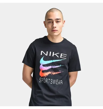 Футболка мужская Nike Sportswear Triple Swoosh Black HQ8094-010