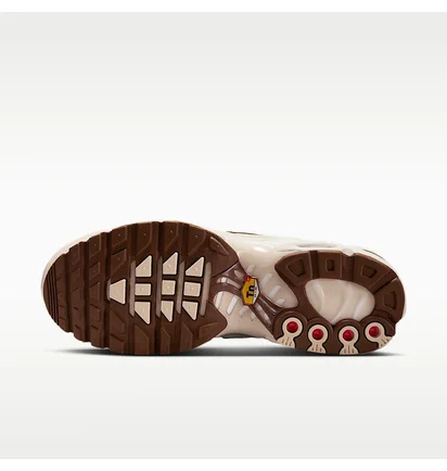 Кроссовки женские Nike Air Max Plus S E WomenS Shoes Beige IO0657-100