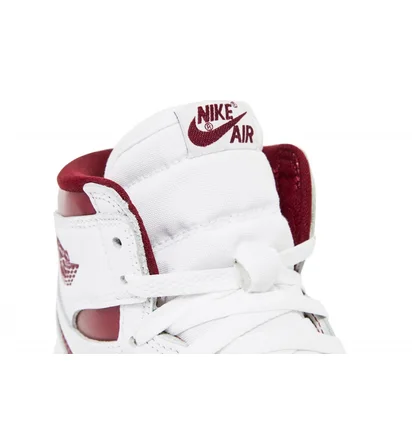 Кросівки чоловічі Air Jordan 1 Retro High White BQ4422-161