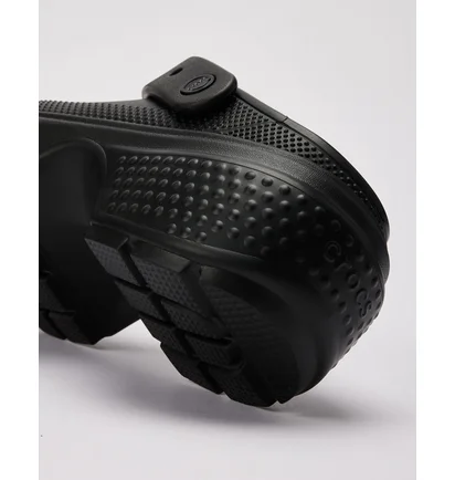 Тапочки жіночі CROCS Stomp Clog Black 209347-001
