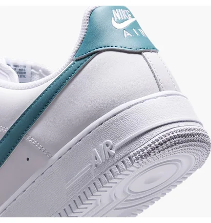 Кроссовки мужские Nike Air Force 1 07 White FJ4146-114