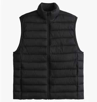 Жилетка мужская H&M Slim Fit Water-Repellent Puffer Gilet Black 1274611001