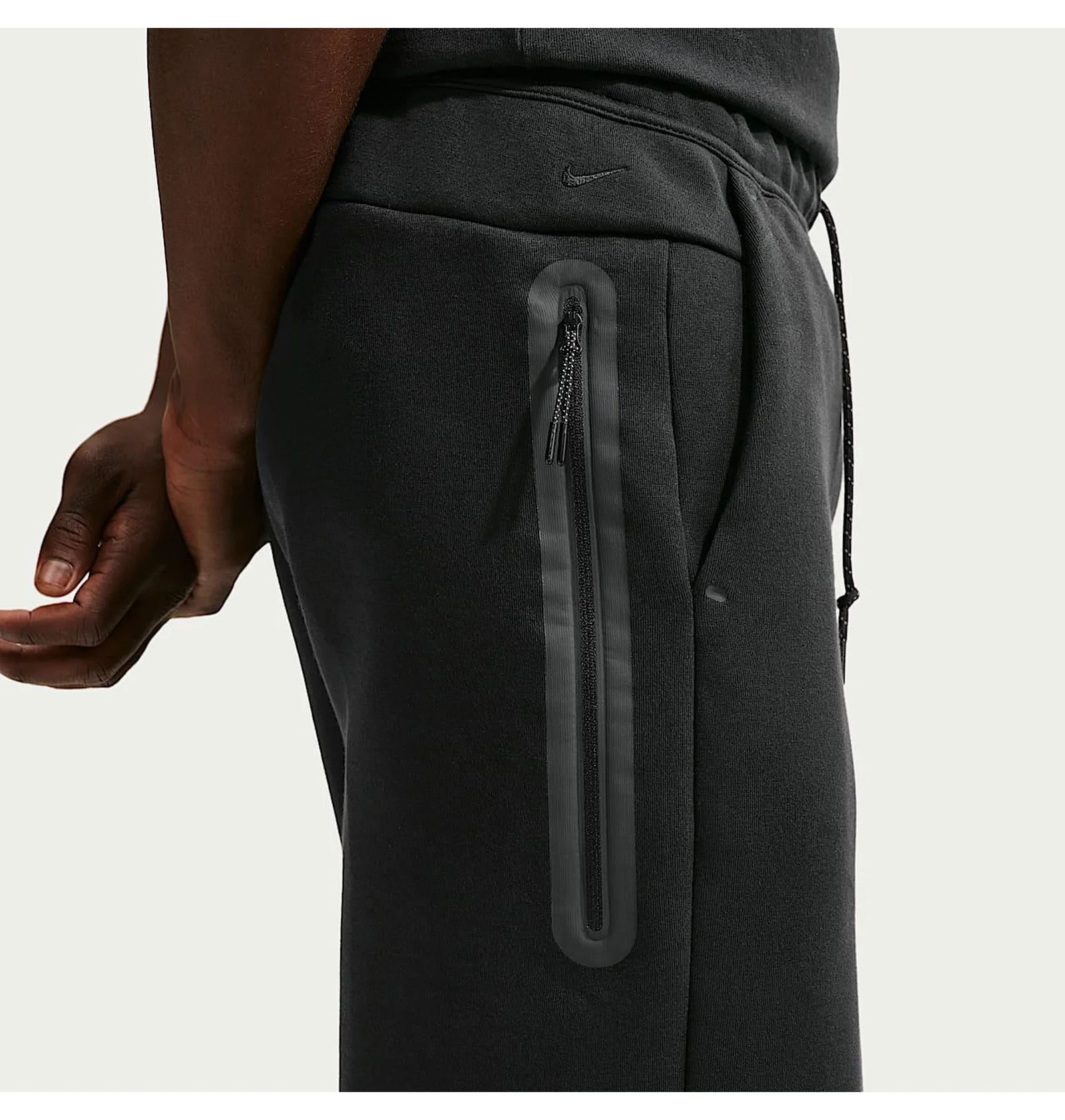 ᐉ Шорти чоловічі Nike Sportswear Tech Black IM0693-010 - придбати