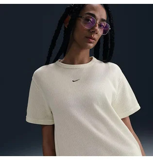 Футболка женская Nike Chll Wfl Ss Beige HJ3838-134