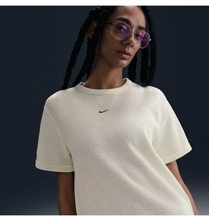 Футболка жіноча Nike Chll Wfl Ss Beige HJ3838-134