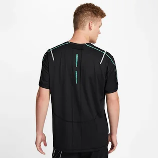 Футболка мужская Nike T-Shirt Dri-Fit D.Y.E. Short-Sleeve Fitness Top Black DQ6646-010