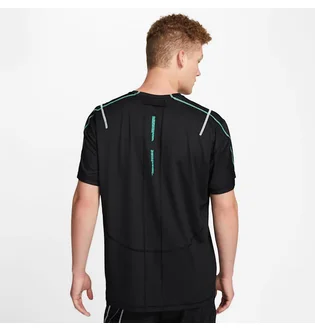 Футболка мужская Nike T-Shirt Dri-Fit D.Y.E. Short-Sleeve Fitness Top Black DQ6646-010