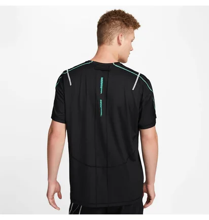 Футболка мужская Nike T-Shirt Dri-Fit D.Y.E. Short-Sleeve Fitness Top Black DQ6646-010
