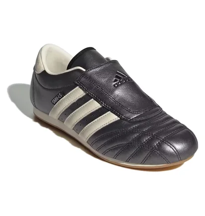 Кроссовки женские Adidas Taekwondo Black/Metallic JS4465